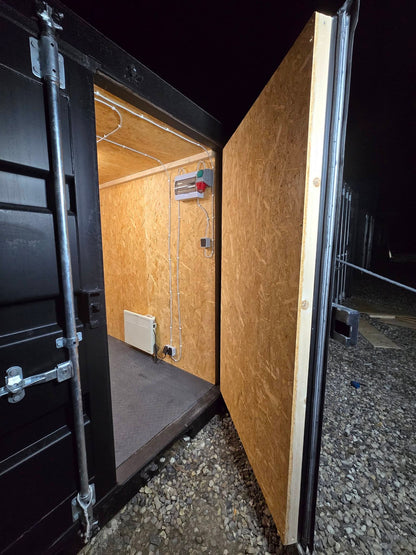 8 fods med gulv af 5mm dørkplade