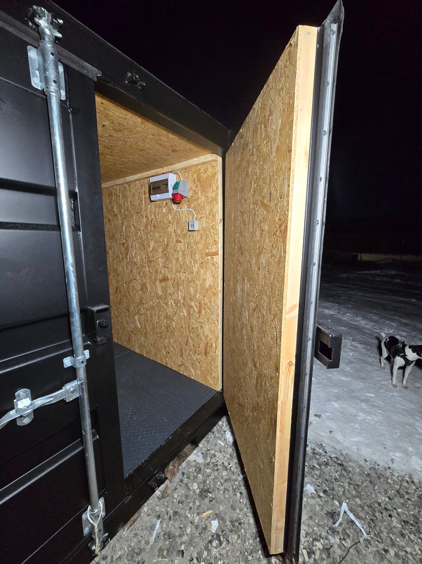 Isolerede 8 fods container med strøm