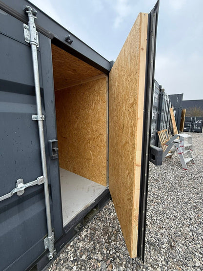 Isolerede 8 fods container m. easy lock og lockbox.